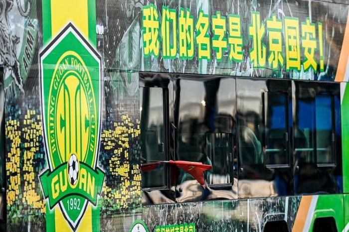 哈米德接到叶辰电话，有些欣喜的问道：叶老弟，你应该已经回到华夏了吧？叶辰笑道：回来了回来了。